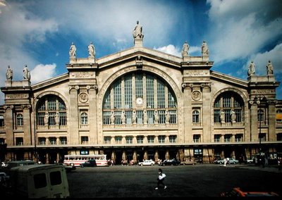 Uitzicht op de gevel van het Gare du Nord, gebouwd 1861-63 door Jacques Ignace Hittorff