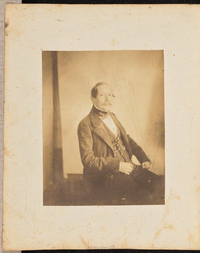 [Studioportret van een man]. door Jakob Höflinger
