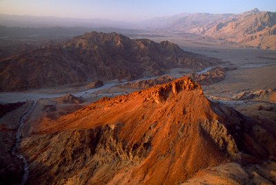 Al Jabal al Akhdar gebied, Nakhl naar Jabal ash Sham, Oman. Luchtfoto. OMAN, ARABISCH SCHIEREILAND. door James L Stanfield