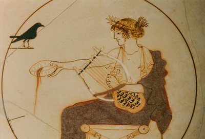 Wit-grond kylix versierd met een voorstelling van Apollo. De god zit op... door James L Stanfield