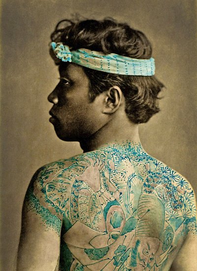 Portret van een man met traditionele Japanse Irezumi-tatoeages, ca. 1880 door Japanese Photographer