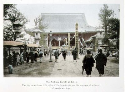 De Asakusa Tempel in Tokio, ca. 1880 door Japanese Photographer