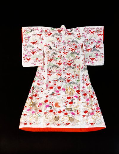 Een furisode van witte zijden damast gestencild met bamboebladeren en pruimenbloesem door Japanese School