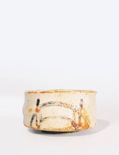 Shino Chawan theekom met een lage voet, Momoyama Periode door Japanese School
