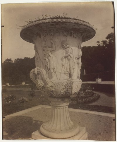 Versailles, (Vaas) door Jean Eugène Auguste Atget