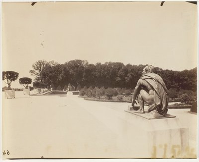 Versailles, Park hoek door Jean Eugène Auguste Atget