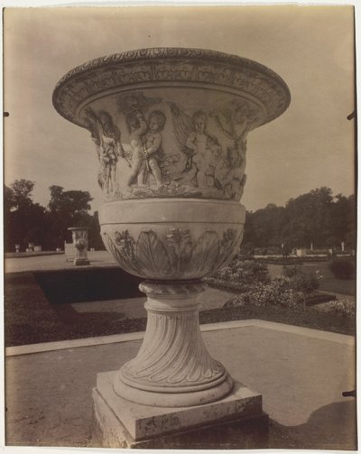 Versailles, Vaas door Jean Eugène Auguste Atget
