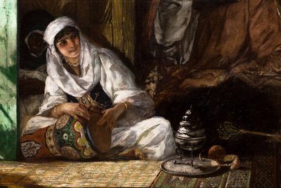 Interieur van een harem in Marokko, detail: vrouw speelt derbouka door Jean Joseph Benjamin Constant