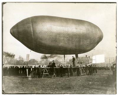 Luchtschip "California Arrow" door Jessie Tarbox Beals