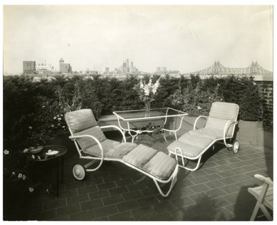 Mevr. Alice Woodward Rhinehardt, 400 E 52 St, New York, USA, ca. 1905-40 door Jessie Tarbox Beals