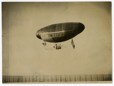 "Ville de St Mande" Luchtschip door Jessie Tarbox Beals