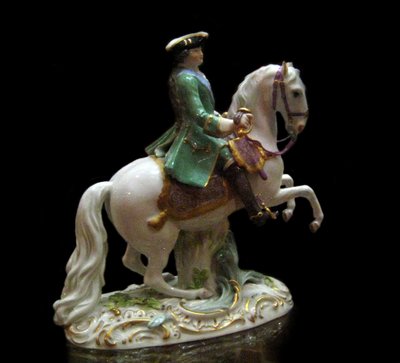 Ruiterportret van keizerin Catharina II 1729-1796 in het uniform van het Semenovsky Life-Guards Regiment, 1770 door Johann Joachim Kaendler