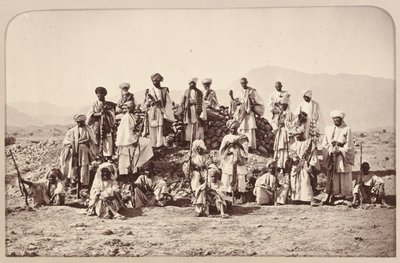 Afridi-piket bij Jumrood, Khyber en Rotass in de verte, ca. 1879 door John Burke