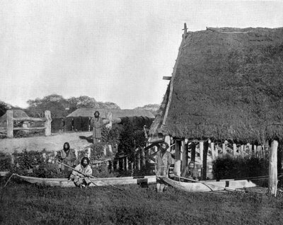 Inboorlingen van Jesso-eiland in Japan hier van Aboriginals foto door John Lawson Stoddard (1850-1931) Reiziger en Conferencier Educatieve publicatie voor -Chicago (zw/w foto) door John Lawson Stoddard