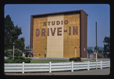 Studio Drive-In, Culver City, Californië, VS door John Margolies