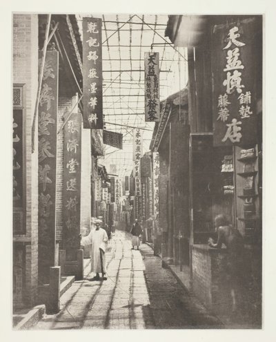 Physic Street, Canton, c. 1868 door John Thomson