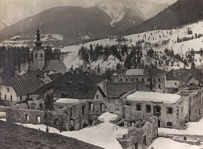 puin in Tarvisio (zwart-wit foto) door Josef Zohles