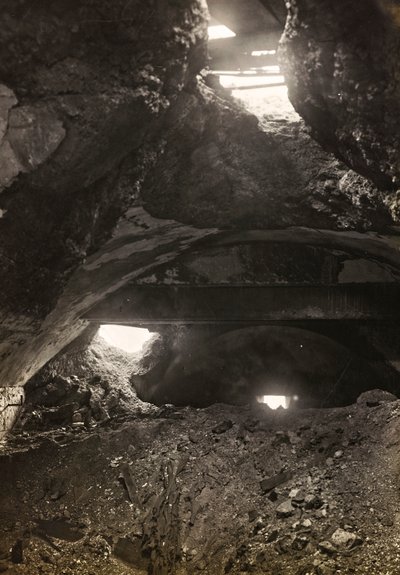 puin van een fabriek (zwart-wit foto) door Josef Zohles