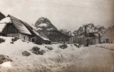 Album "Meine weltkriegs - Erinnerungen South-West Front (Karinthië, Italië, Zuid-Tirol) 31/03/1915-12/11/1918 - Josef Zohles Wien": uitzicht op Cave del Predil door Josef Zohles