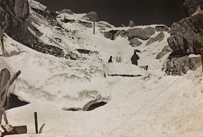 Album "Meine weltkriegs - Erinnerungen South-West Front (Karinthië, Italië, Zuid-Tirol) 31/03/1915-12/11/1918 - Josef Zohles Wien": soldaten in de sneeuw door Josef Zohles
