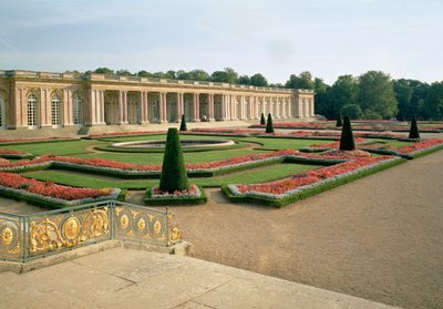 De tuinfaçade van het Grand Trianon, 1687 door Jules Hardouin Mansart