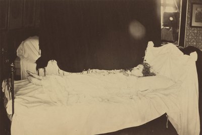 Sterfbedstudie van Adeline Grace Clogstoun door Julia Margaret Cameron