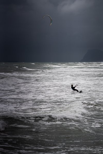Zilver surfen, 2021 (foto) door Katha Wood