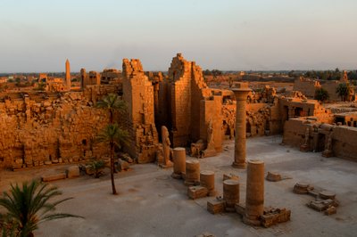 Kiosk van Taharka, eerste binnenplaats, Karnak Tempel, Zwarte Farao