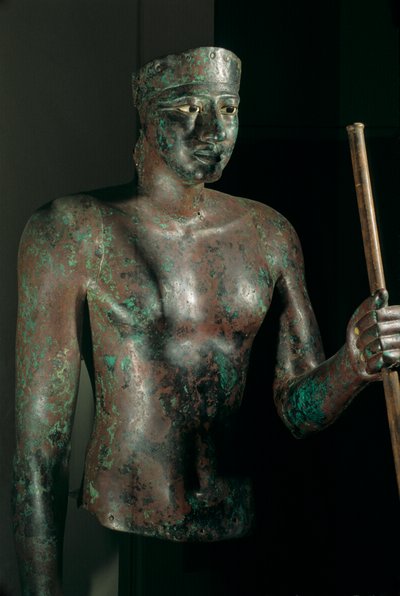 Standbeeld van Pepi I, koper met ingelegde ogen van kalksteen en obsidiaan, uit de tempel van Herwer door Kenneth Garrett