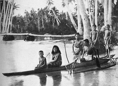 Een Samoaanse kano met drijver en zijn inzittenden, 1902 door Kerry and Co