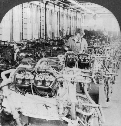 Motoren testen in een autofabriek, Detroit, Michigan, VS, 20e eeuw door Keystone View Company