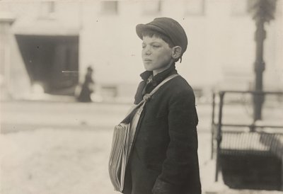 Tony Casale, "Bologna," 11 jaar oud, verkoopt al 4 jaar kranten, Hartford, Connecticut, Maart 1909 door Lewis Hine