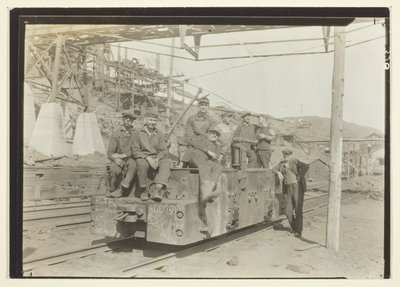 Zonder titel (Een redelijk moderne kolenmijn, geëlektrificeerd, in Oost-Pennsylvania) door Lewis Wickes Hine