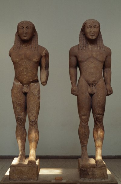 Kleobis en Biton, ca. 610-590 v.Chr., Parische marmeren beelden, door Polymedes van Argos, opgedragen aan Delphi door de stad Argos, Griekenland, Griekse beschaving, 7e-6e eeuw v.Chr. door Unbekannt Unbekannt
