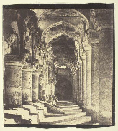 Arcade in Binnenplaats door Linnaeus Tripe