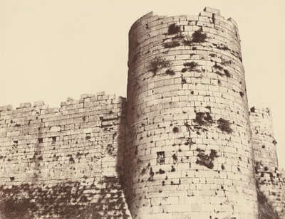 Kalaat-El-Hosn, Tweede Tentoonstelling, Buitenkant, Hoektoren, zuidwesten,1859 (foto) door Louis de Clercq