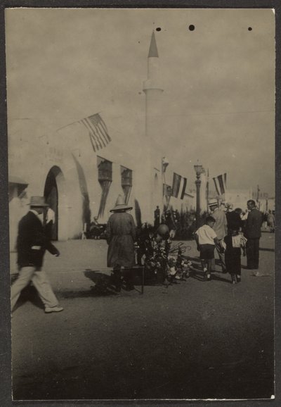 [Figuren met vlaggen]. door Louis Fleckenstein