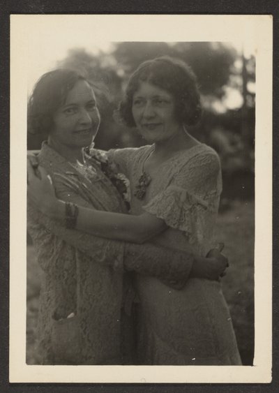 [Fleckenstein Sisters]. door Louis Fleckenstein