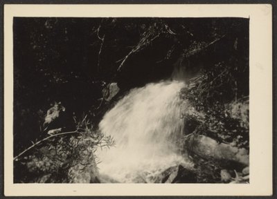 [Landschap met waterval] door Louis Fleckenstein