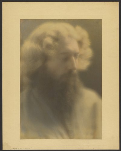[Portret van een man met baard in stralend licht]. door Louis Fleckenstein