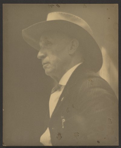 Portret van een man met een Stetson door Louis Fleckenstein