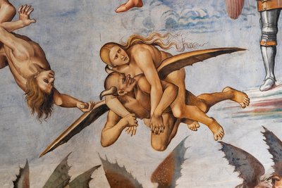 Verdoemd naar de hel, detail van de vliegende demon die een welvarende zondaar op zijn schouders draagt en achterom kijkt naar haar grijnzend, duidelijk tevreden met de prooi door Luca Signorelli