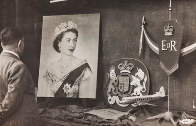 Showcase Welkom aan de Koningin van Engeland Elizabeth II door Luigi Leoni