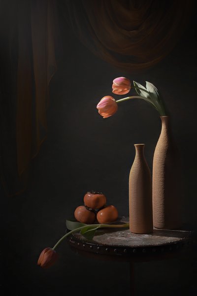 Stemmige tulpen en fruit door Lydia Jacobs