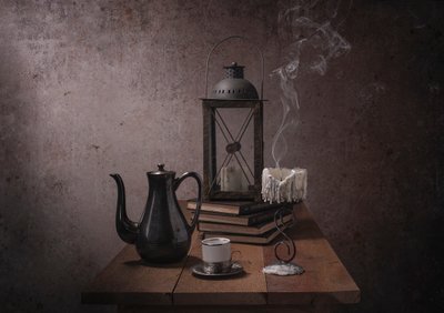 Koffie en kaarslicht door Margareth Perfoncio