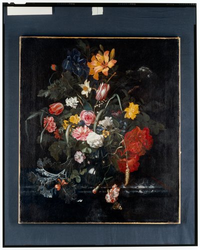 Een stilleven van bloemen door Maria van Oosterwyck