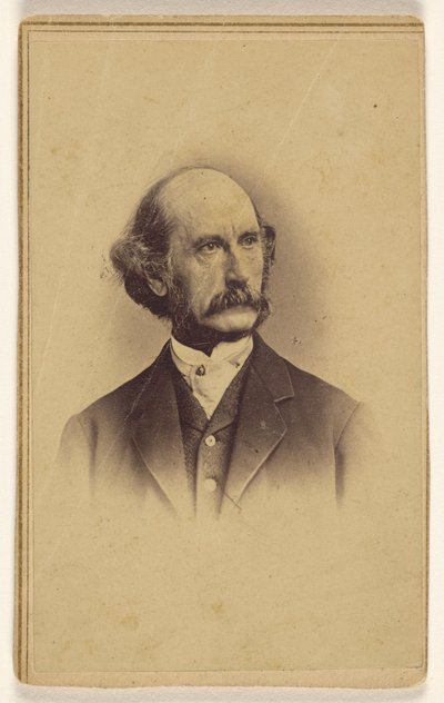 [Ongeïdentificeerde kale man met snor, gedrukt in vignetstijl]. door Mathew B. Brady