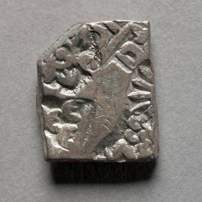 Munt met Stempels, Maurya Periode, Rajasthan, India 400-300 v.Chr. door Mauryan Mauryan