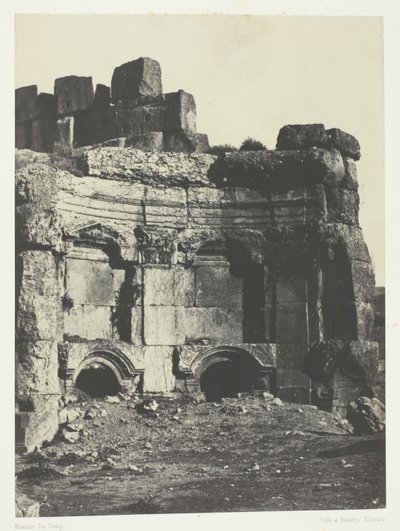 Baalbeck (Heliopolis), halve cirkel van de zon- en Jupitertempels; Syrië door Maxime Du Camp