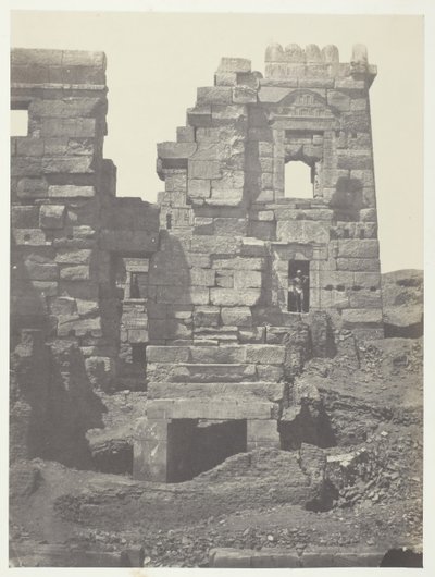 Médinet-Habou, Noordelijke gevel van het Gynaecium van Ramsès-Méiamoun, Thebe, 184951 door Maxime Du Camp